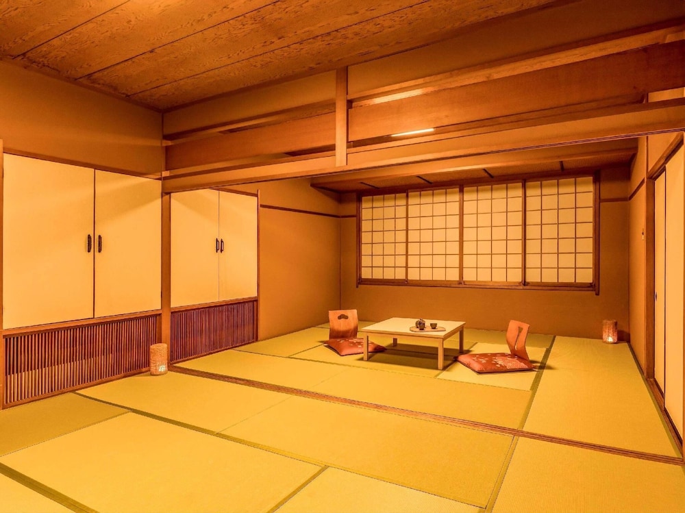 JAPANESE, 2 ROOMS, STANDARD, BATHTUB