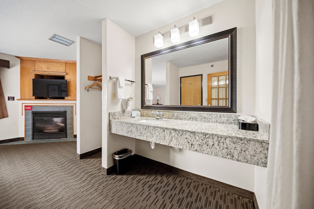 AmericInn by Wyndham Ames 49/49