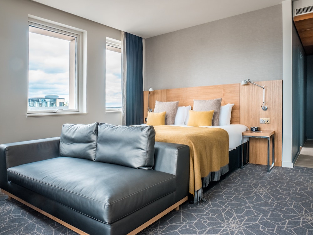DELUXE, DOUBLE BED