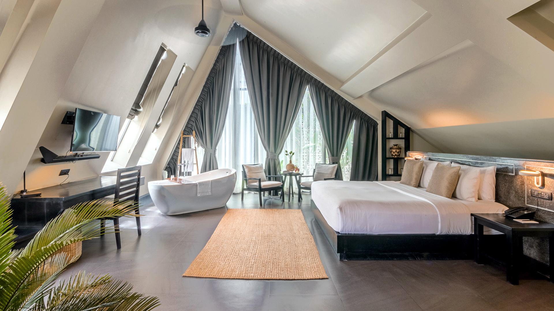 DELUXE, SUITE