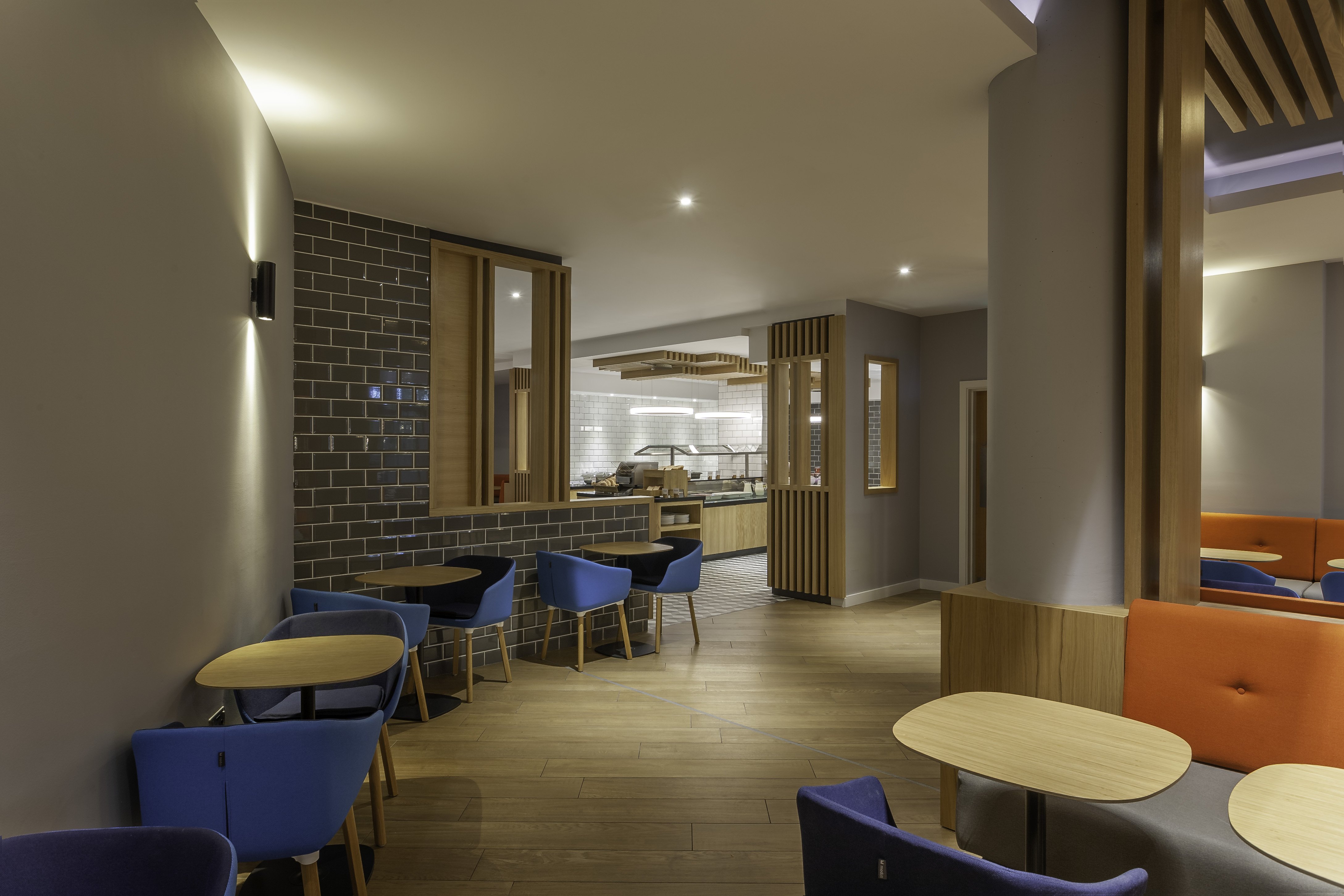 Holiday Inn Express Dublin Airport 12/30