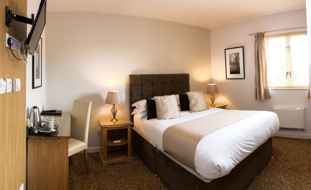 Churchill Court Hotel 12/59