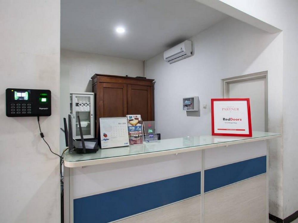 RedDoorz near Taman Krida Budaya Malang 2/32