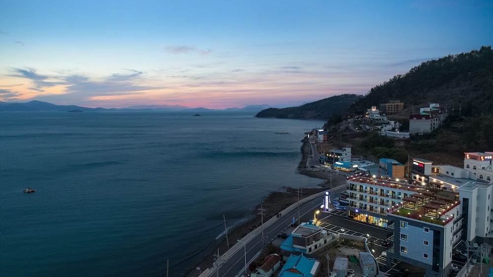 Gold Beach Resort 34/37