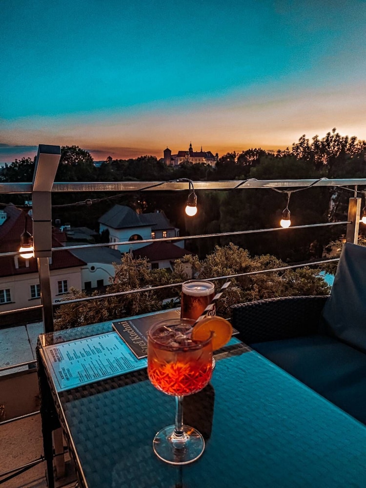 Hotel Rubinstein 21/50