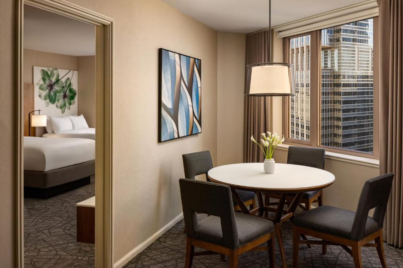 Fairmont Chicago, Millennium Park 16/18
