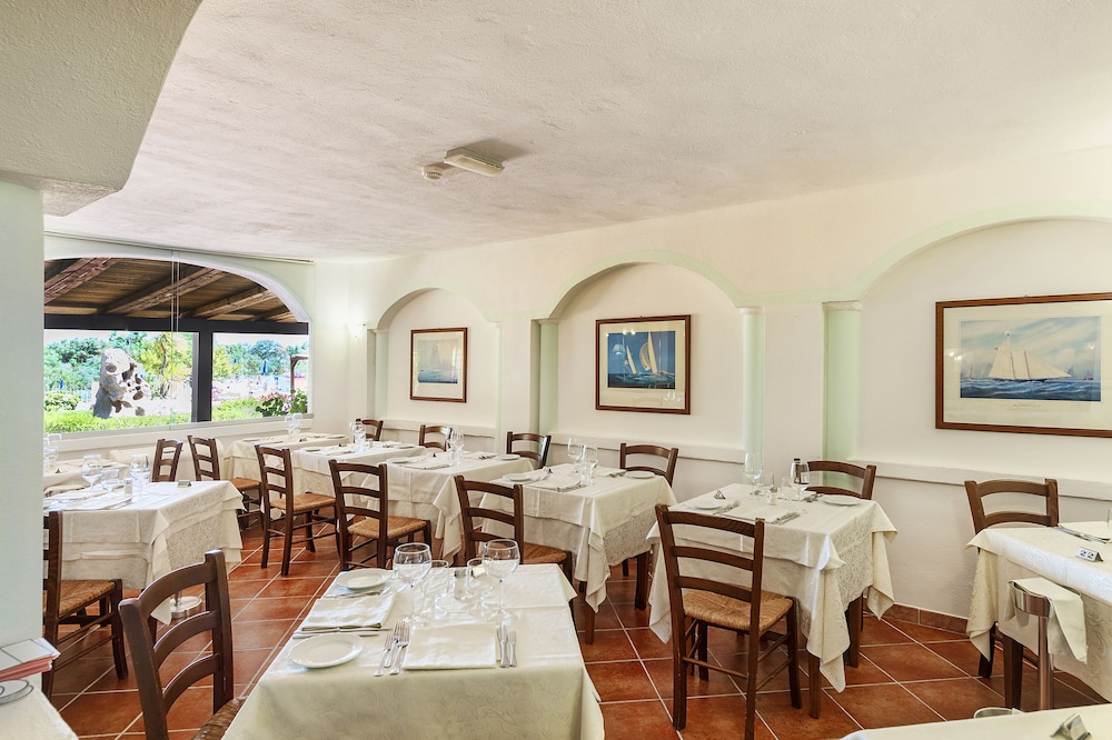 Colonna Beach Hotel 31/50