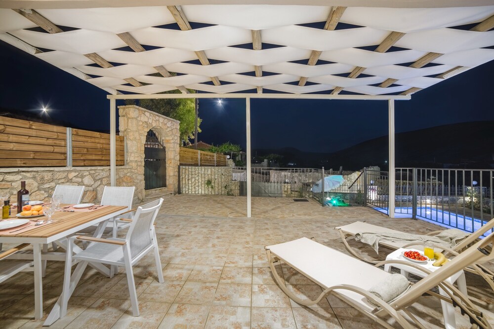 Villa Provenza 12/34