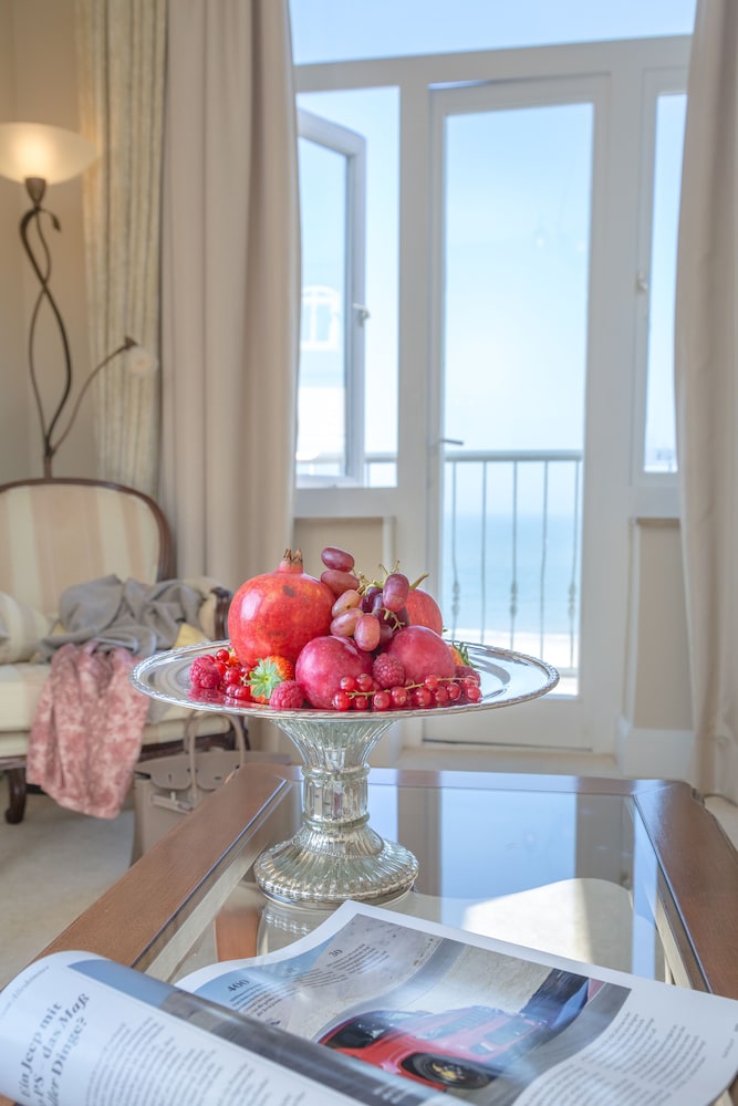 Miramar Hotel 36/42