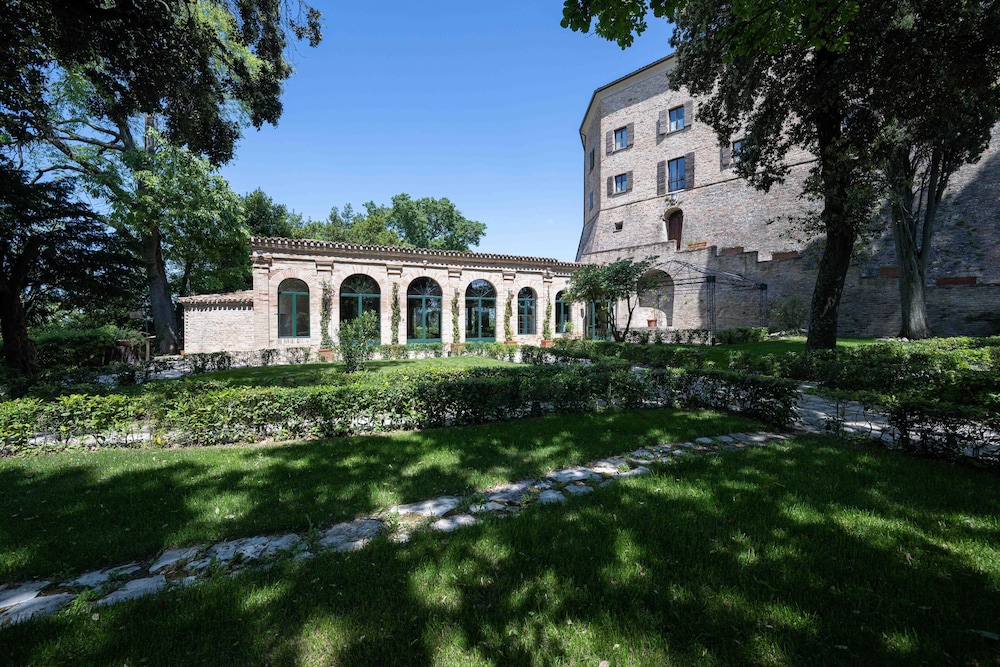 Castello Di Montegridolfo Spa Resort 82/89