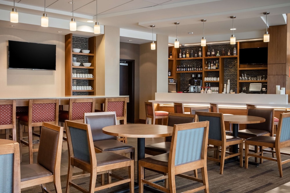 Hyatt Place Kansas City Lenexa City Center 38/56