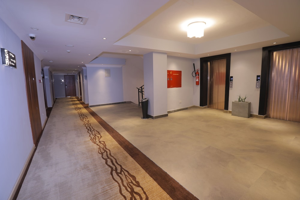 Mado Hotel 63/66