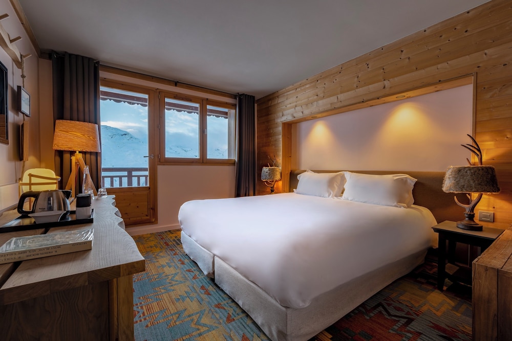 Classic, Double Bed, Slope View