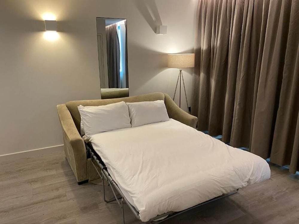 Axiom Park Hotel 25/50