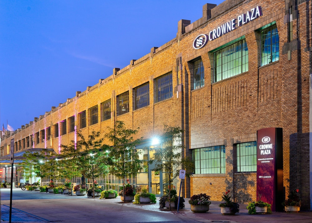 Crowne Plaza Indianapolis Downtown Union Station 1/81