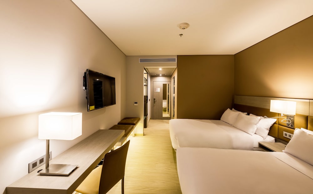 AC Hotel by Marriott Santa Marta 20/65
