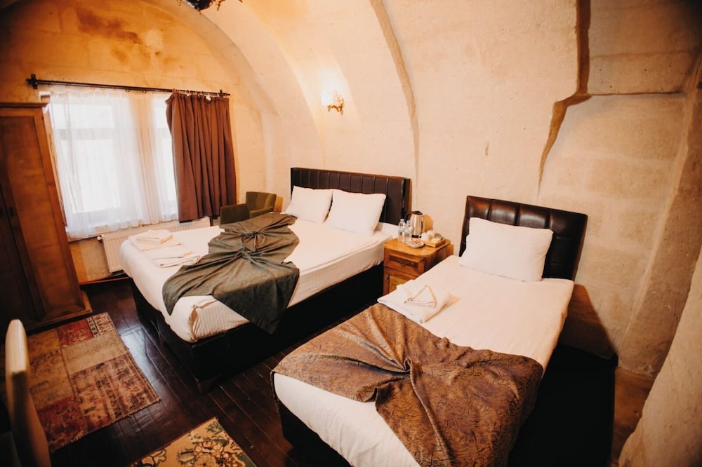 Amor Cave House 8/50