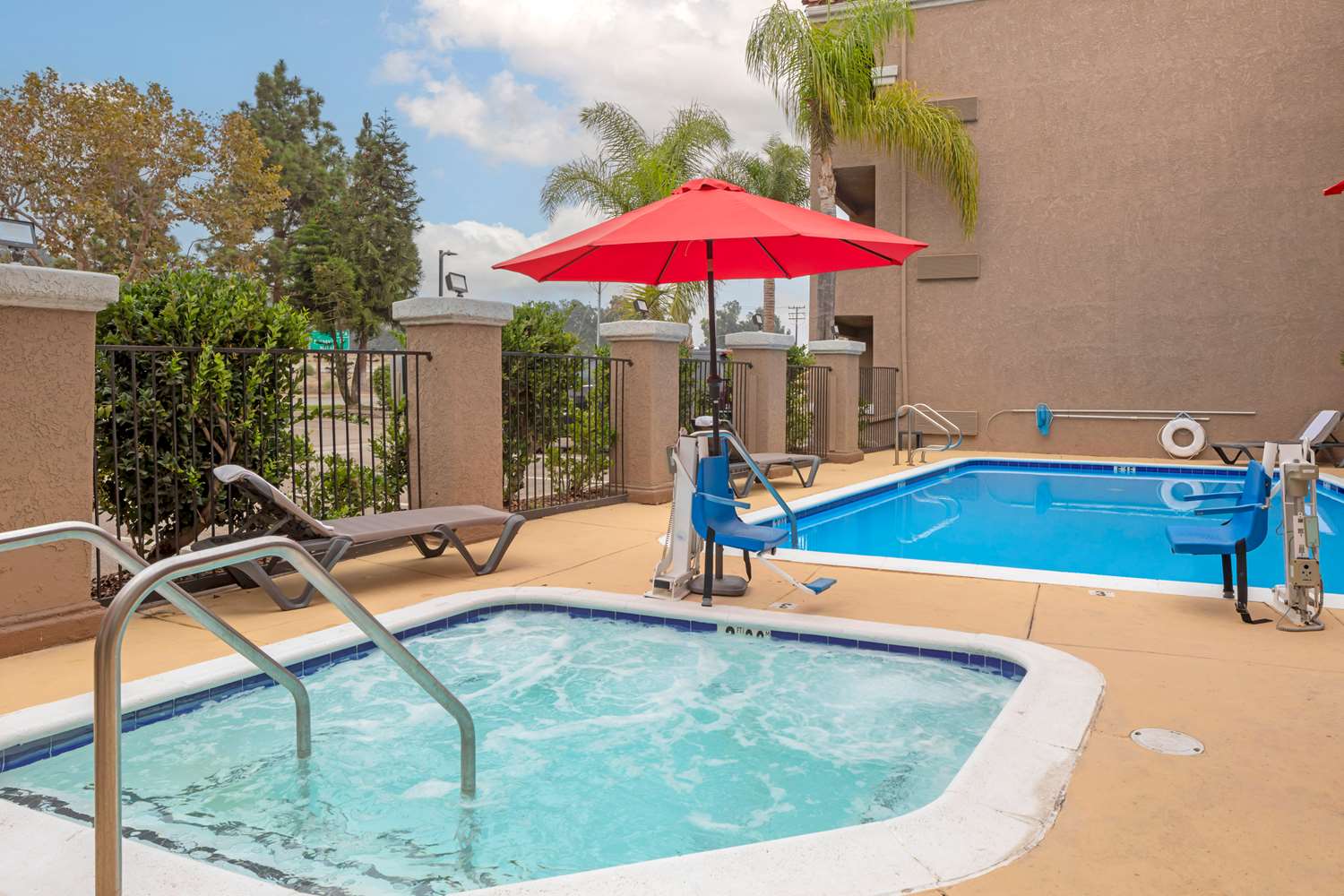 Quality Inn & Suites Camarillo-Oxnard 13/13