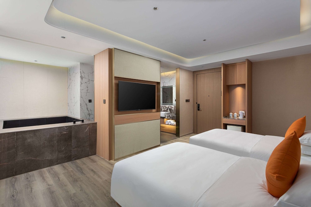 Business, Twin Beds, Hot Spring Bath