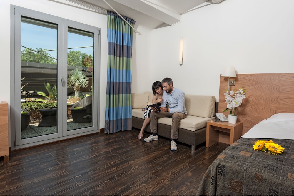 Relais Bellaria Hotel And Congressi 38/52