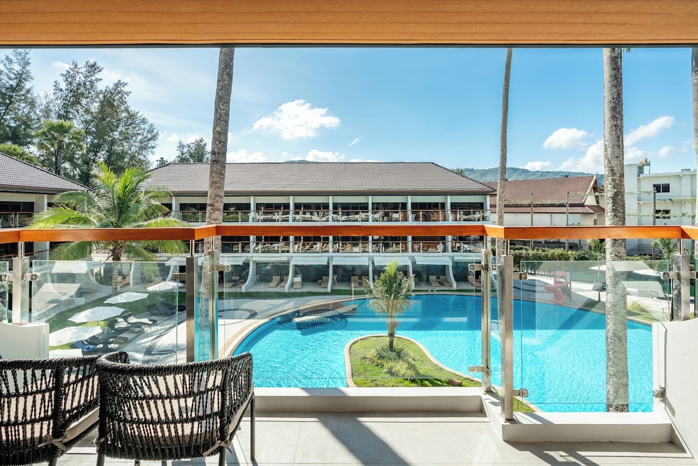 Amora Beach Resort Phuket 41/75