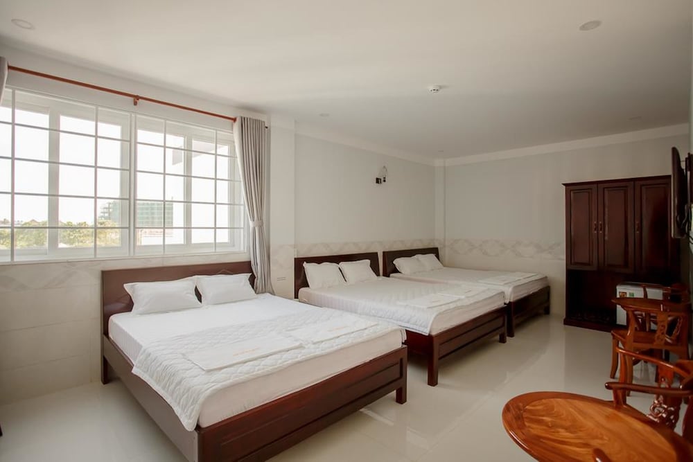 Phu Hong Hotel 9/24