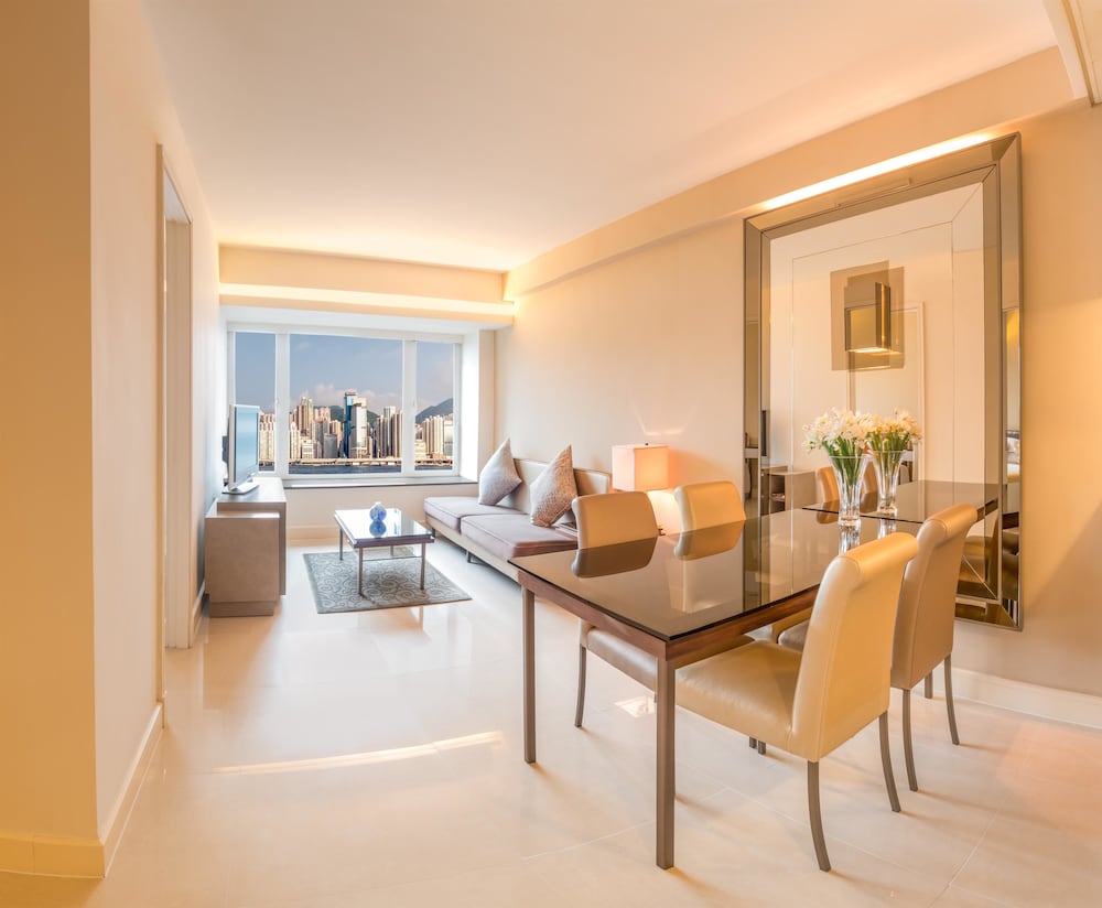 Kowloon Harbourfront Hotel 28/48