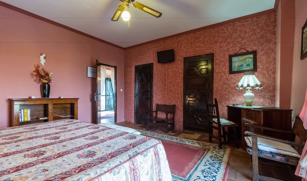 Hacienda El Santiscal - Adults Only 23/44