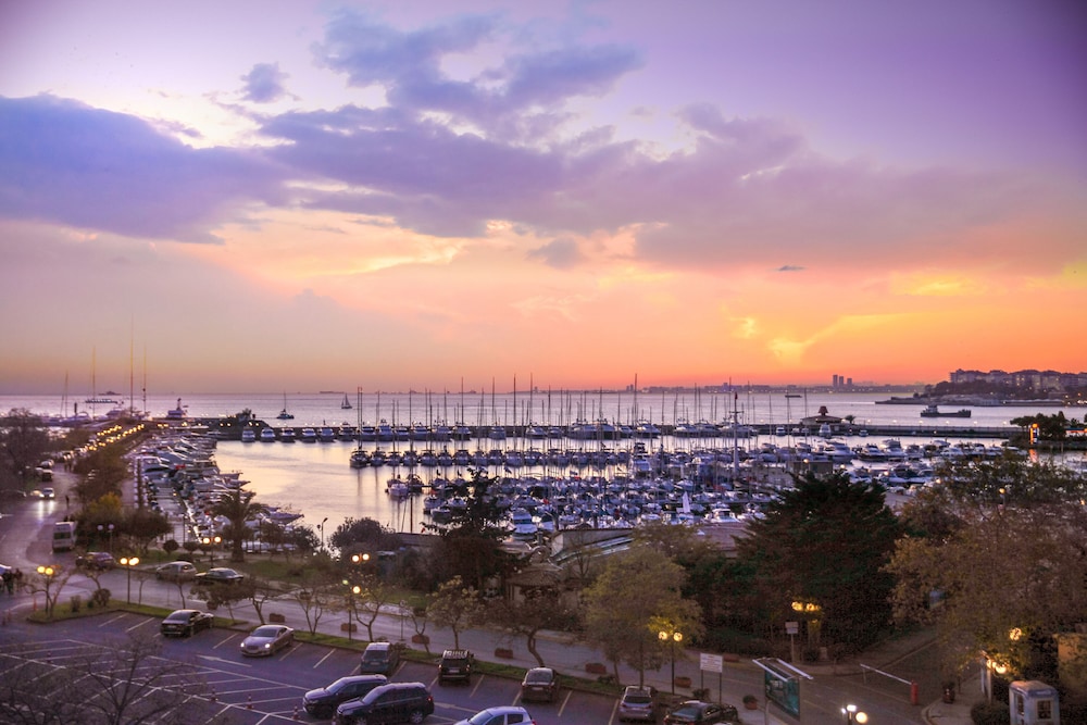 39 Kalamis Marina Hotel 44/50