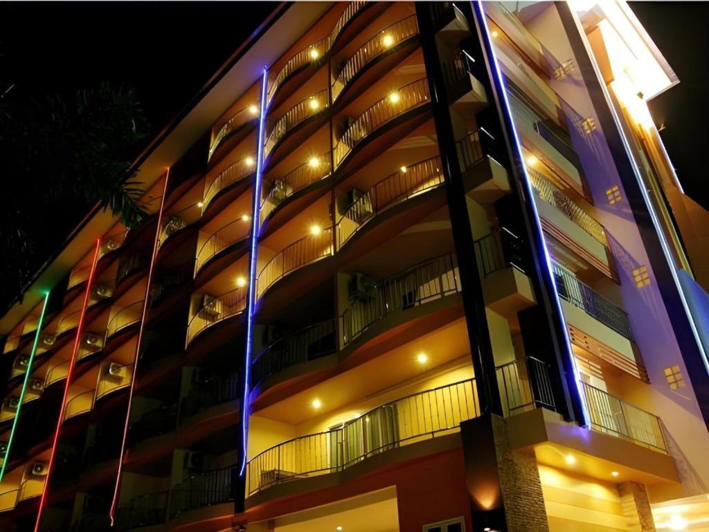 Siam Platinum Pattaya 1/44