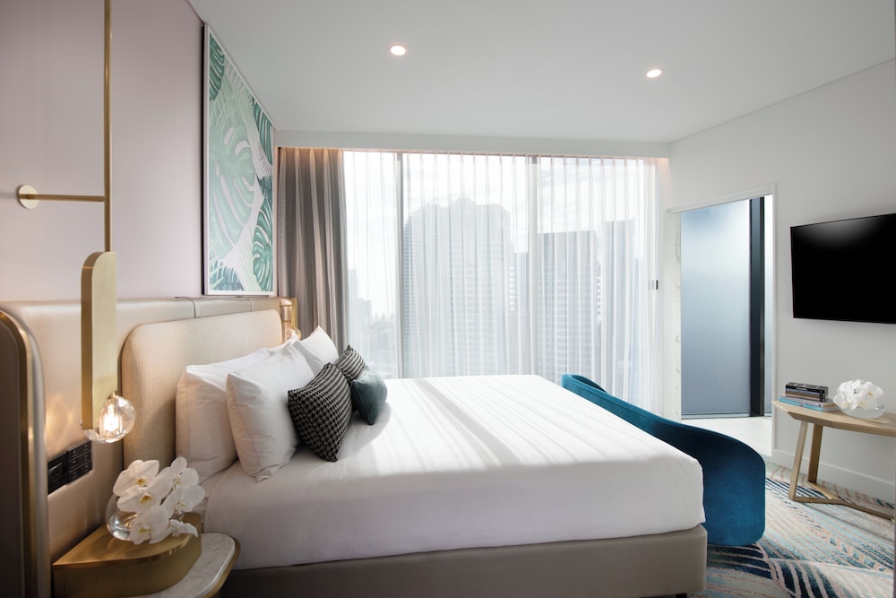 Dorsett, King Bed