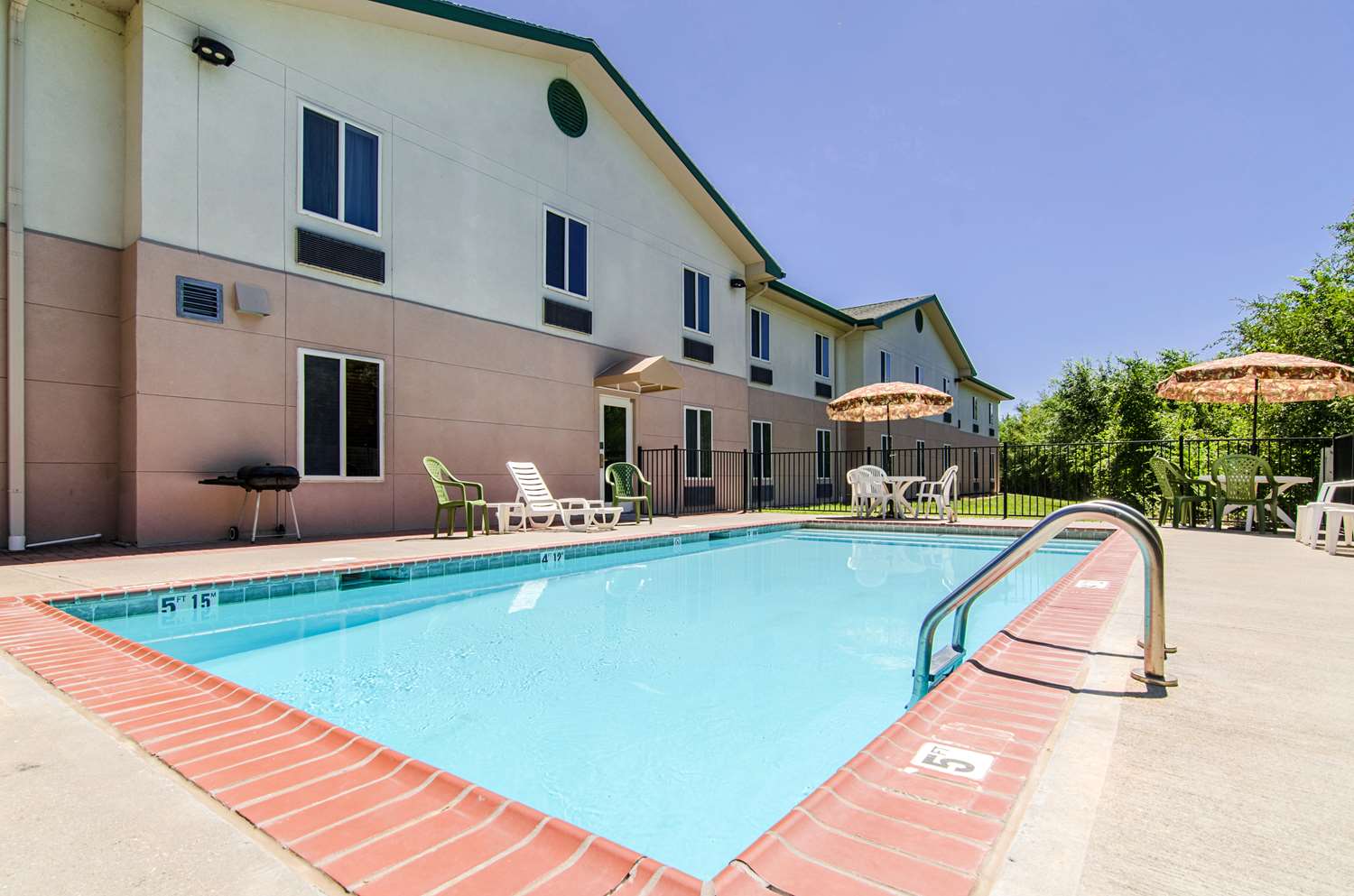 Quality Inn Junction City near Fort Riley 40/41