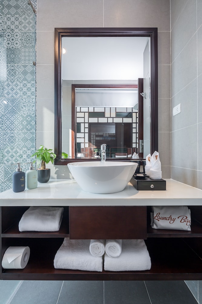 Haka Hotel & Apartment 49/50
