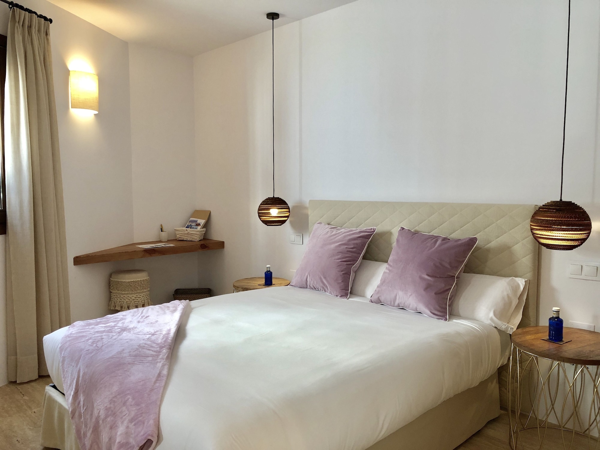 Studio, Double Bed, Sofa