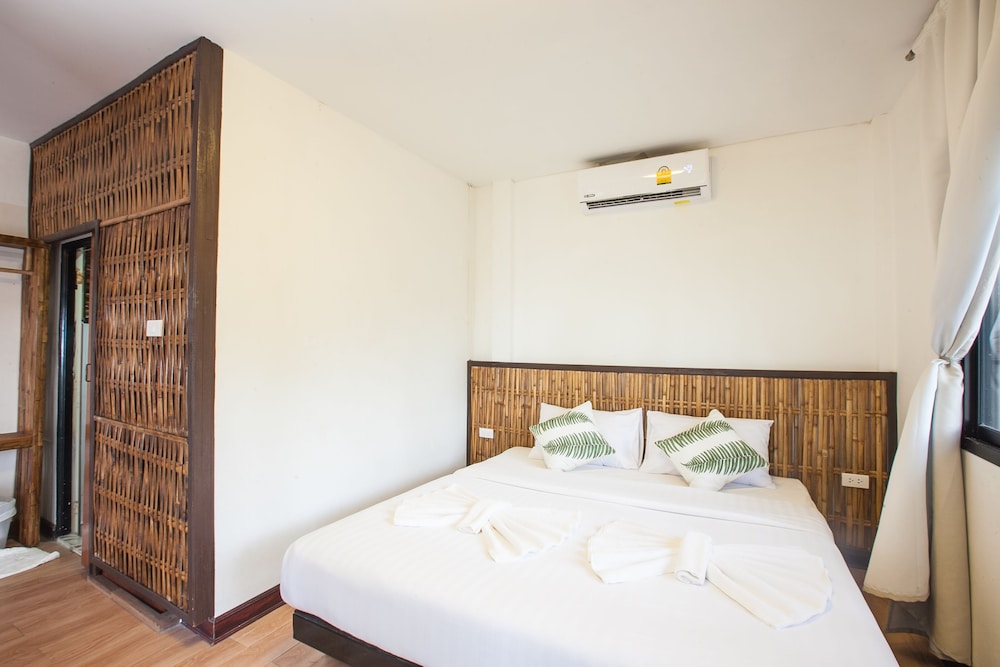 غرفة بسرير مزدوج بإطلالة على البحر، Salisa Resort 2/6