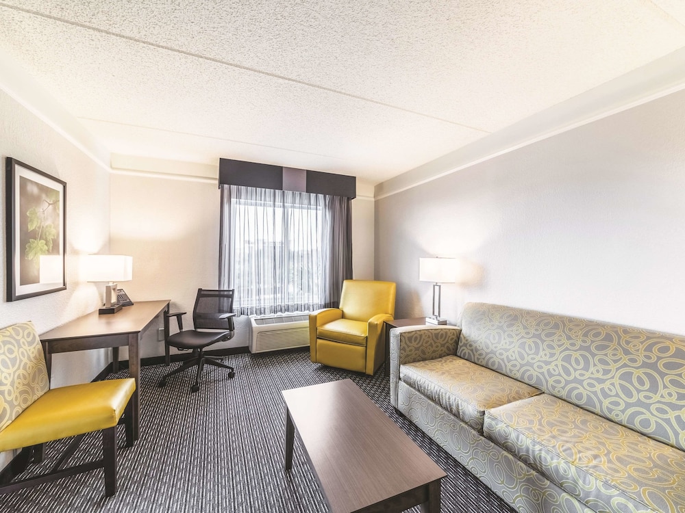 La Quinta Inn & Suites by Wyndham Austin Airport 30/46