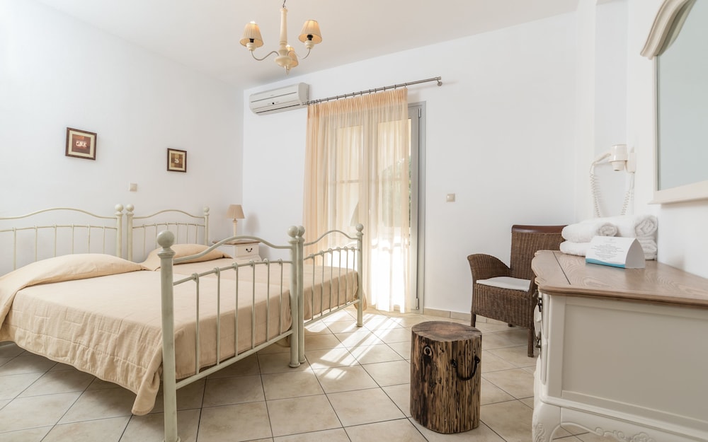 Iliada Villas 30/74