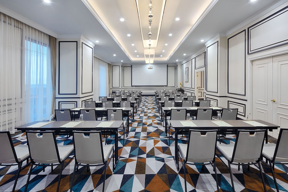 Vinpearl Empire Nha Trang, Affiliated by Melia 67/73