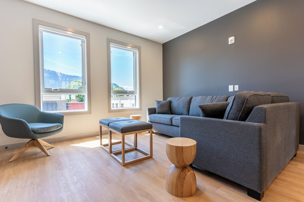 Basecamp Suites Revelstoke 24/50