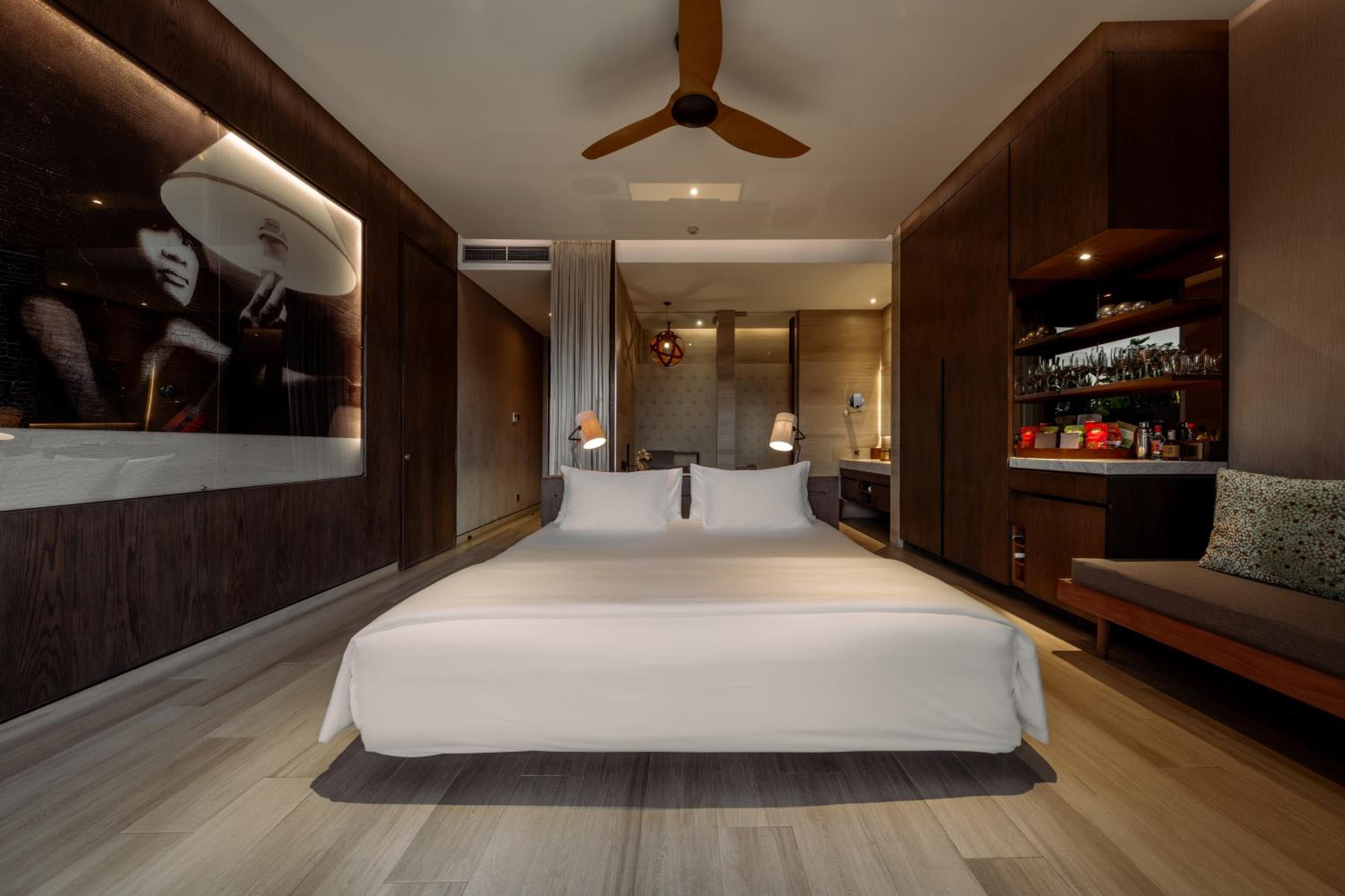 Pool, Suite, Beach Front