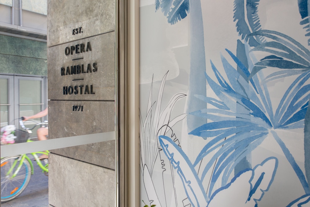 Hostal Opera Ramblas 4/38
