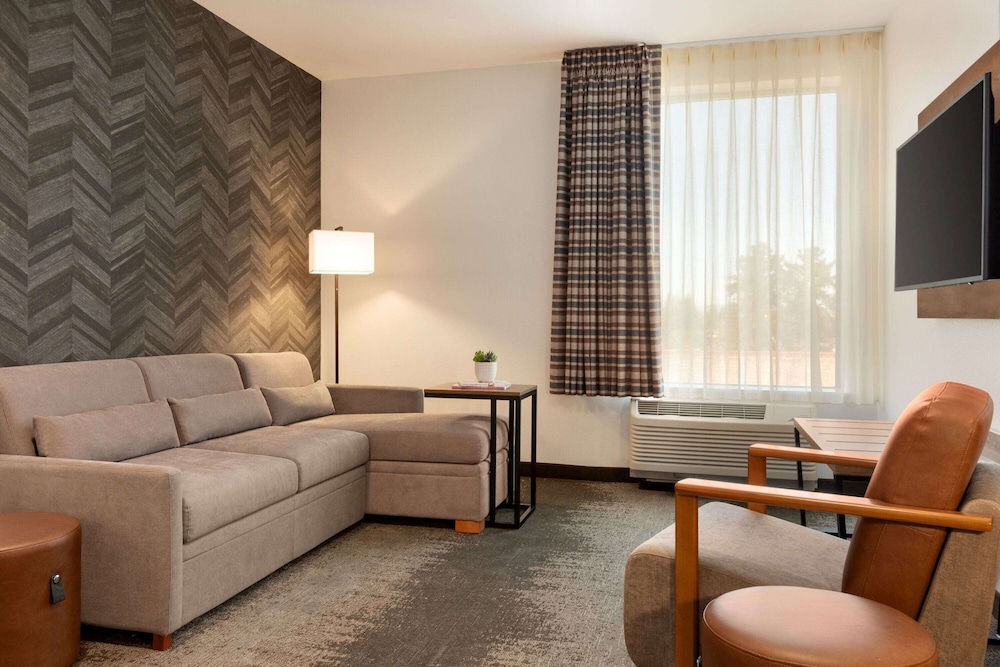 La Quinta Inn & Suites by Wyndham Santa Rosa Sonoma 29/46