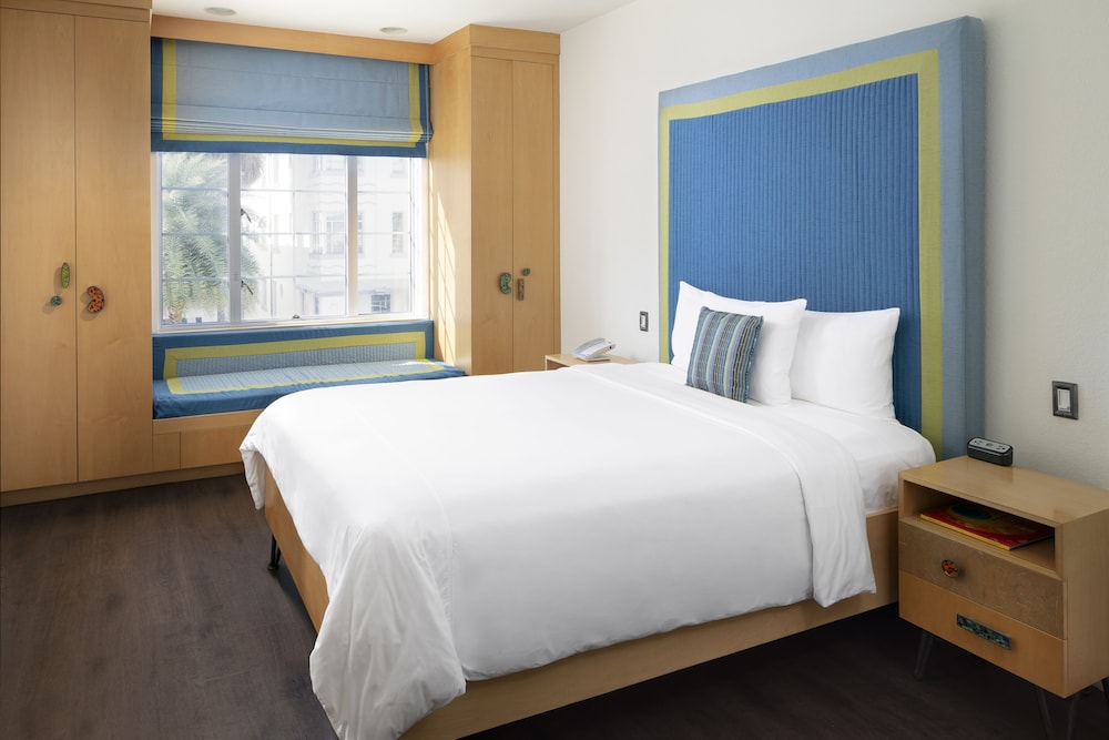 The Tony Hotel South Beach 30/80