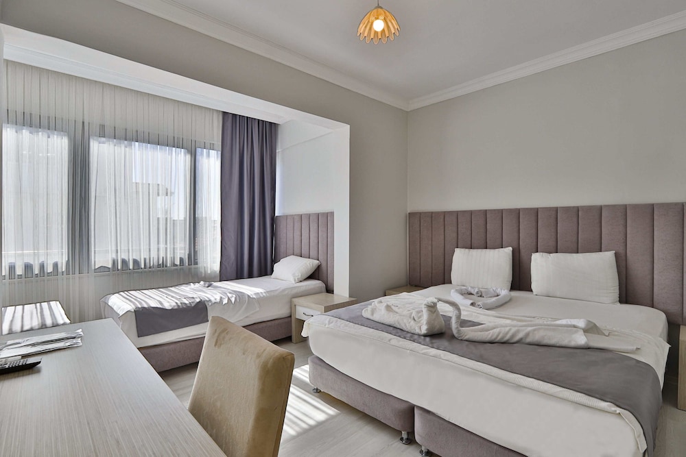 Side Gunes Hotel 14/26