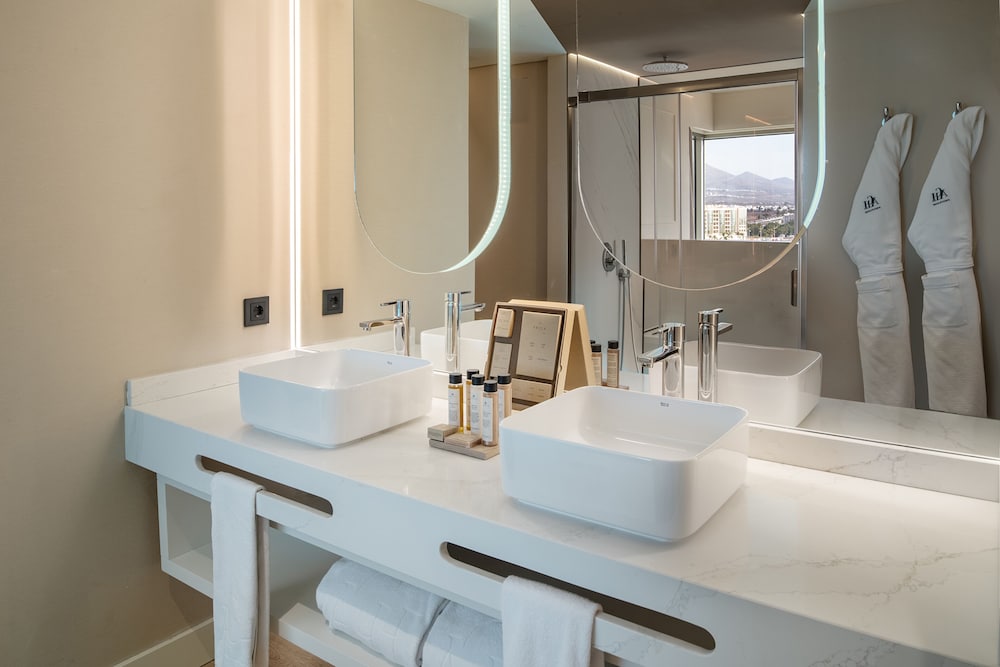 Arrecife Gran Hotel and Spa 50/51