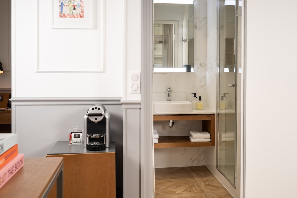 Hotel Petit Lafayette 50/50