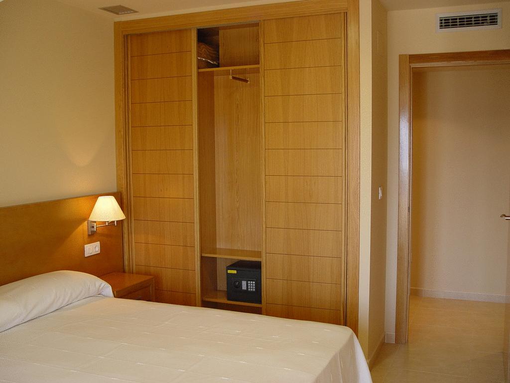 APARTAMENTOS TRISQUEL 6/20