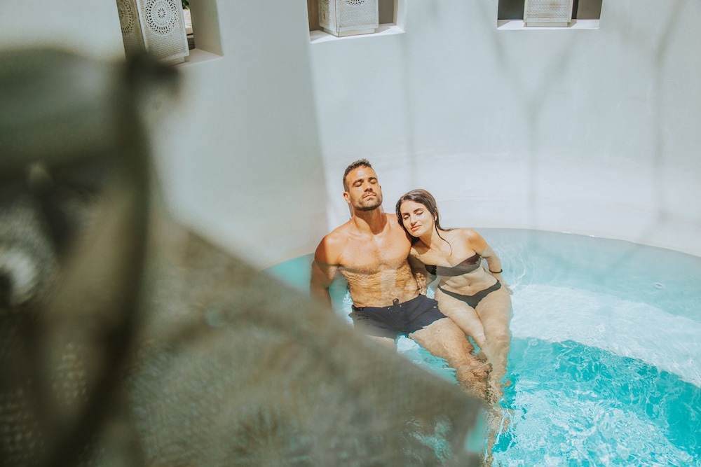 swimming pool spa