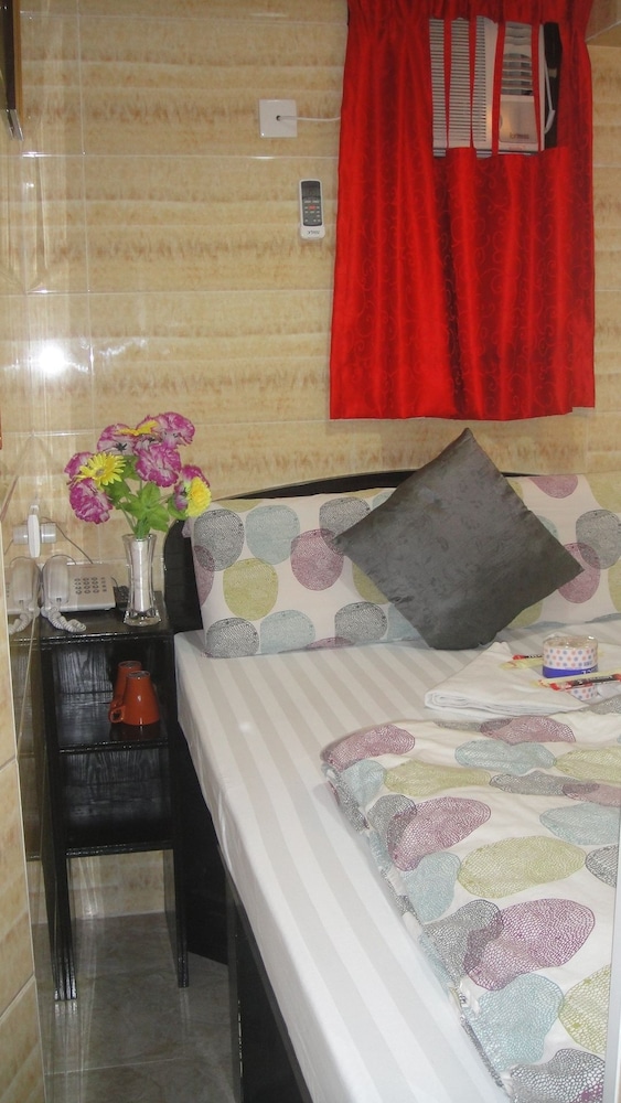 Philippine Hostel 30/45