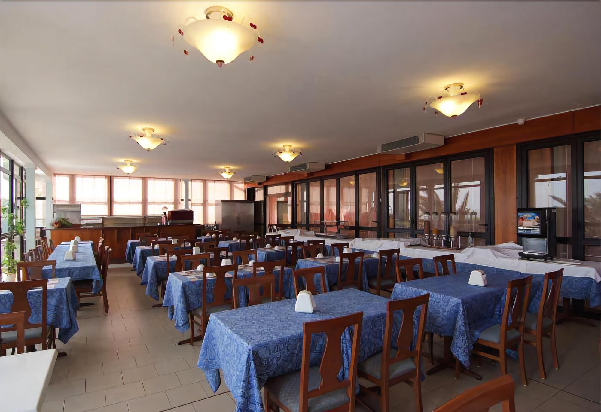 Hotel Roma 10/17